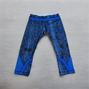 Lululemon Athletica Inspire Crop II Leggings‎ Snake Print Blue/Black Size 10